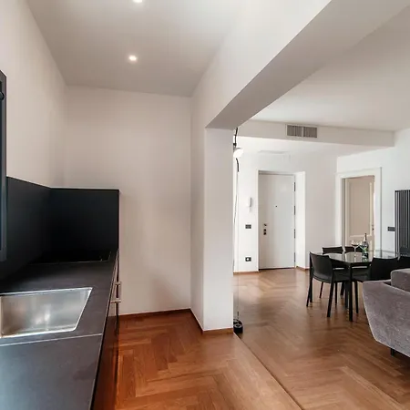 Dome's Magic - The House Of Travelers Como