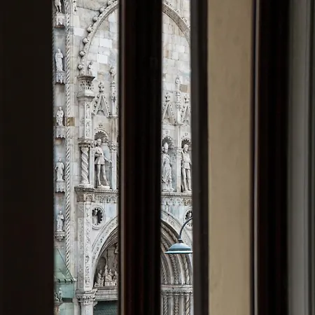 Dome's Magic - The House Of Travelers Como