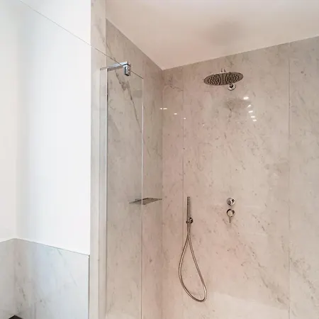 Dome's Magic - The House Of Travelers * Como